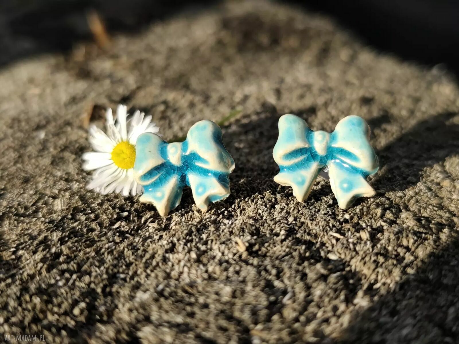 Turkusowe kolczyki ceramiczne - kokardki