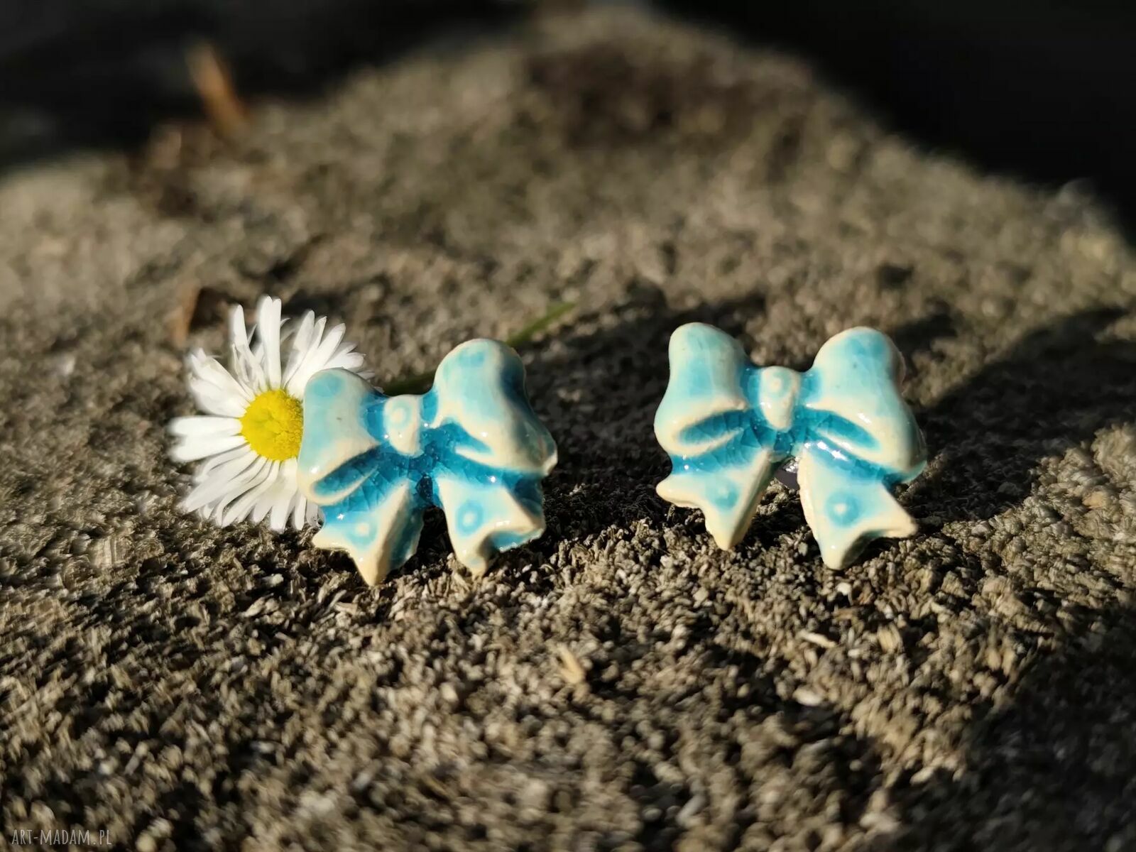 Turkusowe kolczyki ceramiczne - kokardki