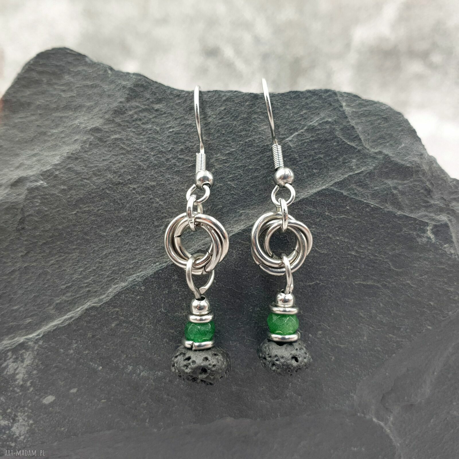 Kolczyki chainmaille z lawą wulkaniczną i zielonym jadeitem