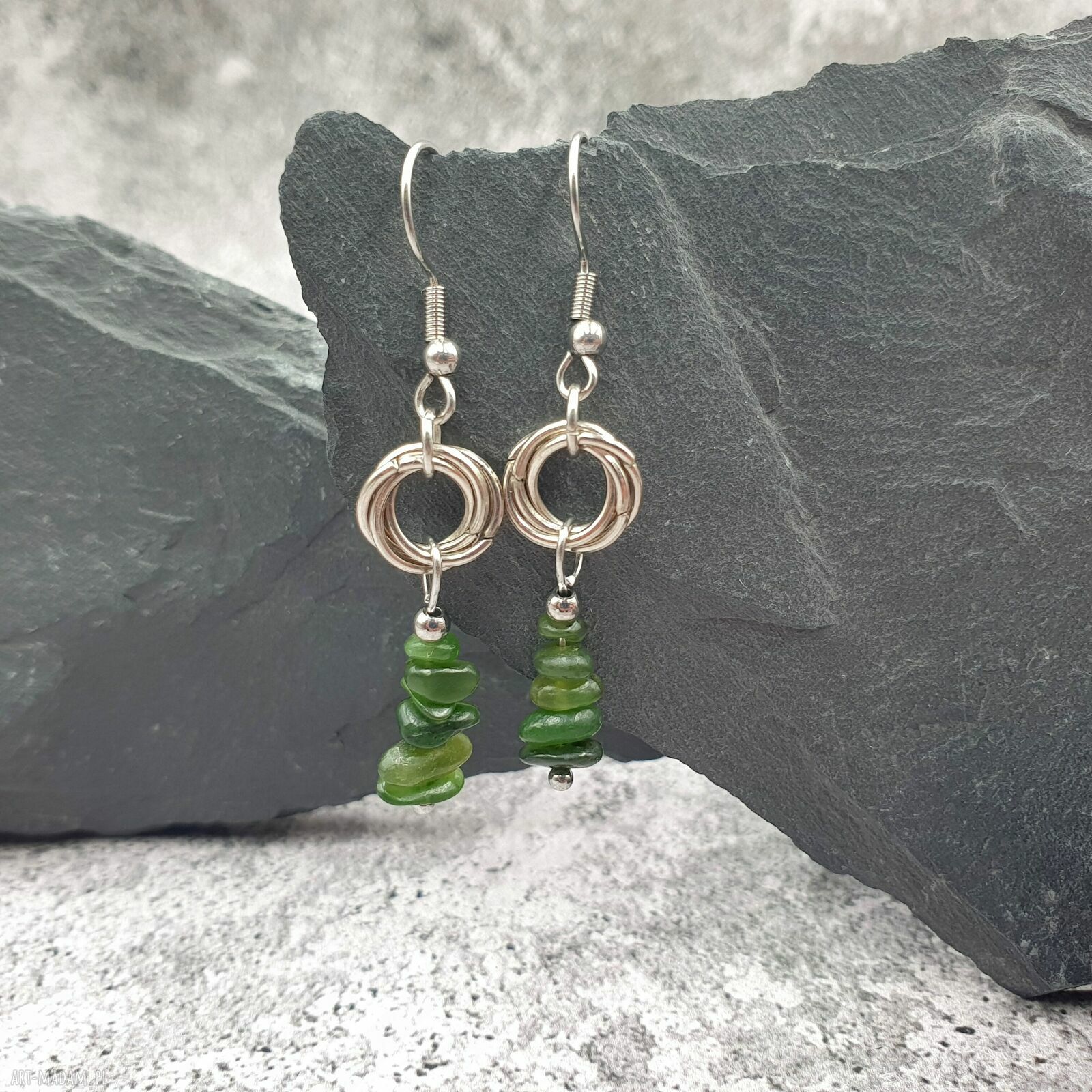 Kolczyki chainmaille splecione koła z nefrytem kanadyjskim