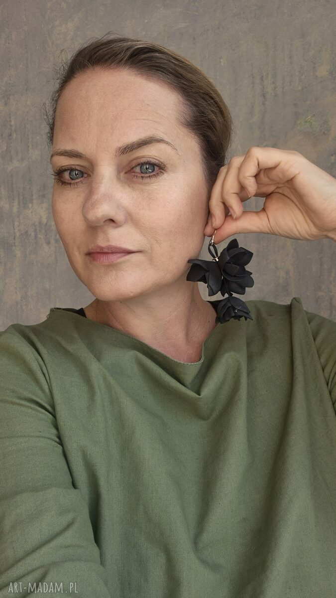 Kolczyki czarne tulipany boho - lekkie i ręcznie robione