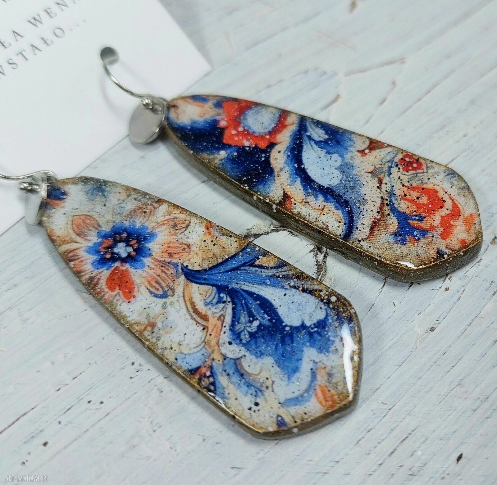 Kolczyki decoupage w kwiaty - zalane żywicą i na biglach ze stali chirurgicznej