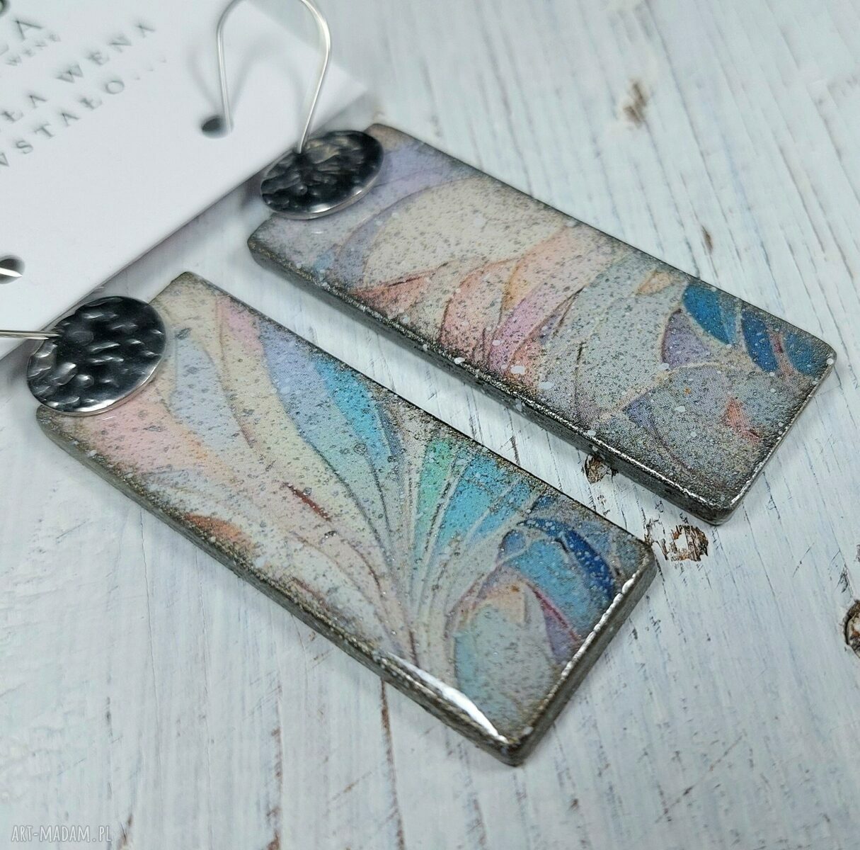 Morskie kolczyki decoupage z żywicą - lekkie i eleganckie wiszące