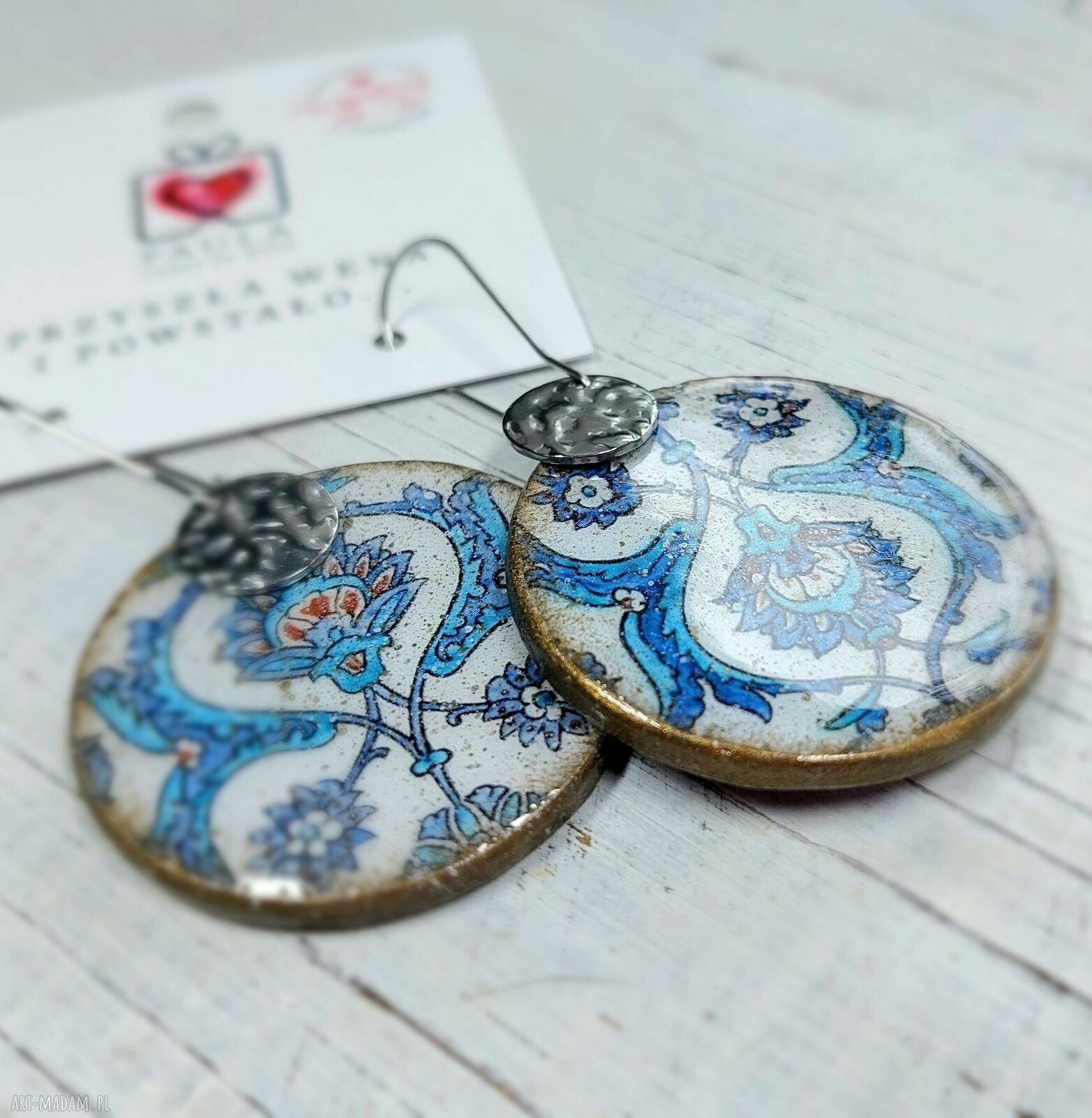 Orientalne kolczyki decoupage z żywicą - lekkie, wygodne i z efektem WOW