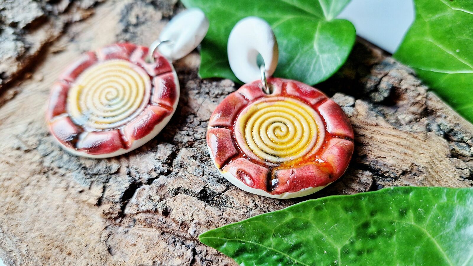 Kolczyki ceramiczne „Solarna Spirala” ręcznie robione dla niej