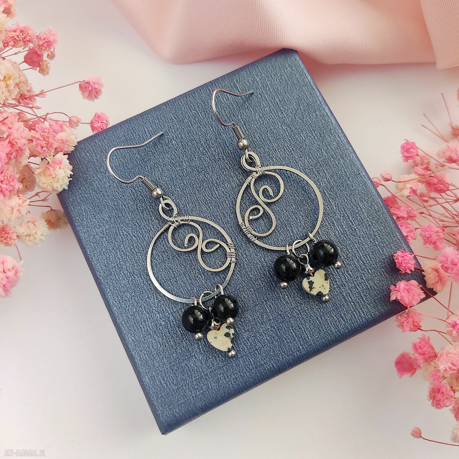 Kolczyki z jaspisem dalmatyńskim i onyks - stal chirurgiczna, wire wrapping