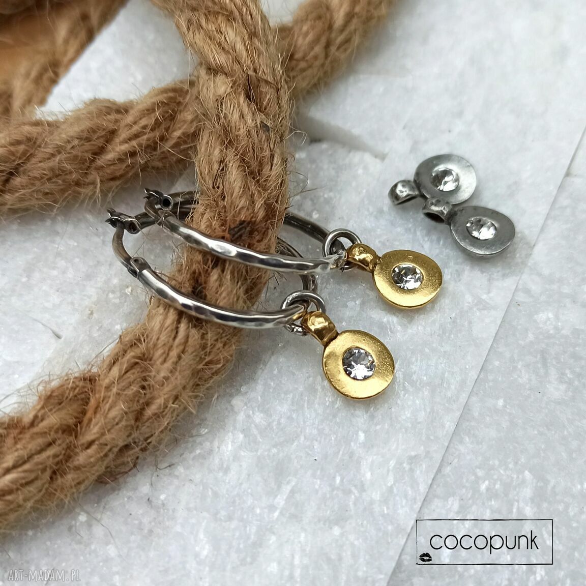 kolczyki: Kolczyki koła z zawieszkami srebro, złoto, kryształ Swarovskiego. Autorskie