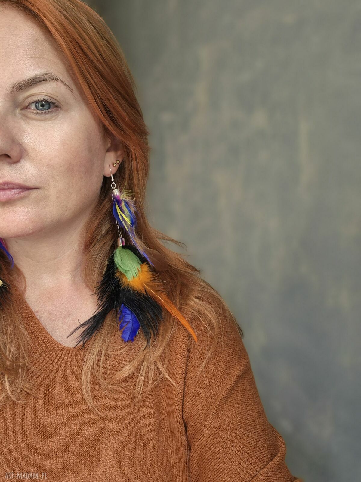 Kolczyki z kolorowych piór boho - wielobarwny akcent do Twoich stylizacji