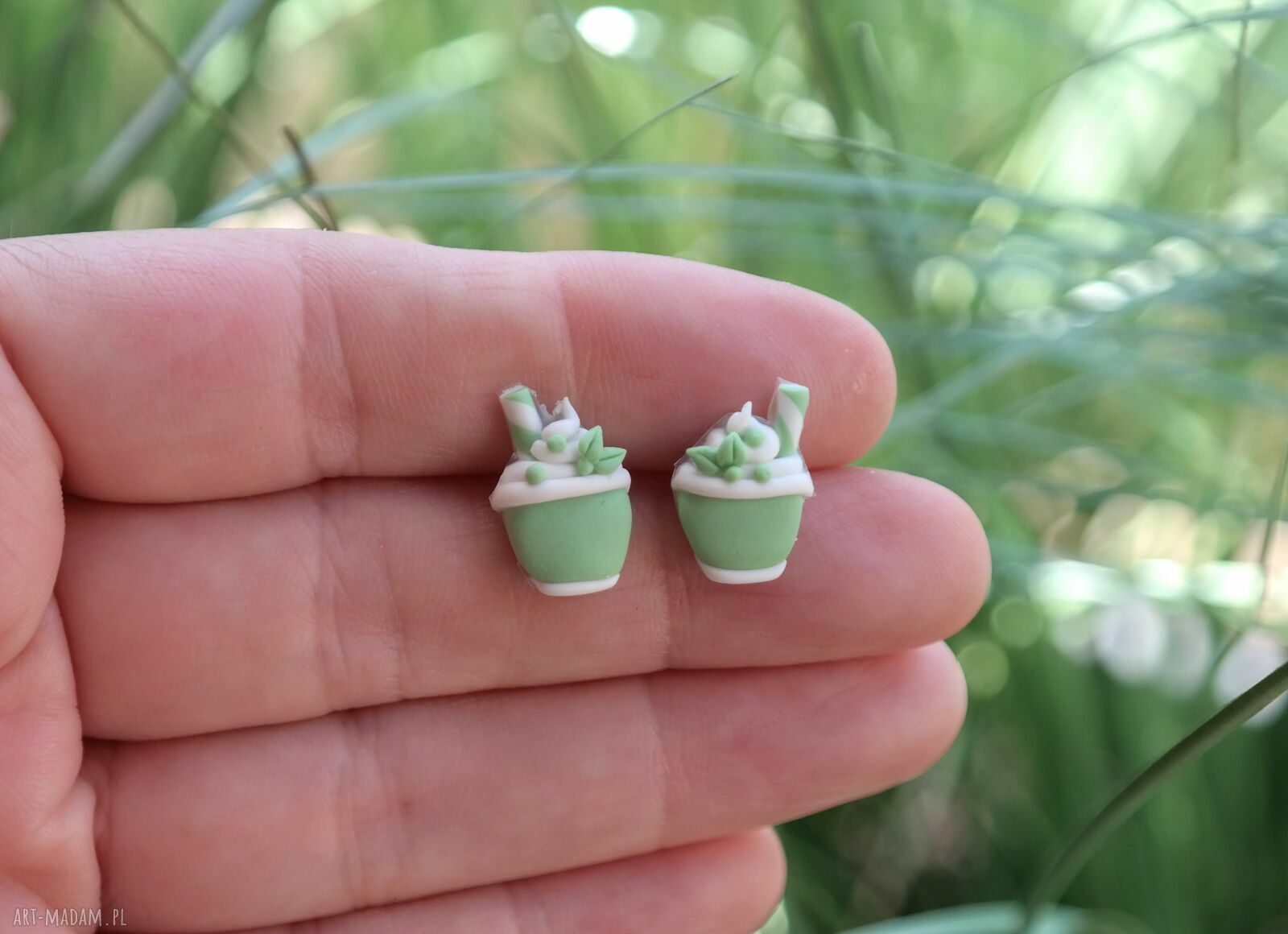 Kolczyki „Kubeczki Matcha Latte” ze słomką - handmade zielona herbata