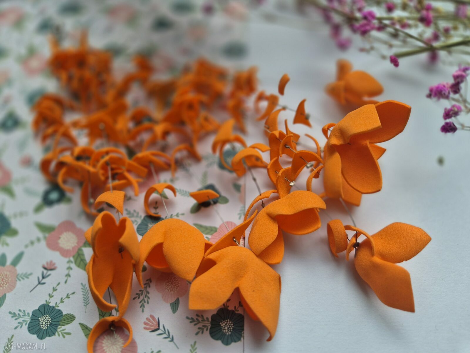 Kolczyki kwiaty lekkie jak mgła - pomarańczowe handmade