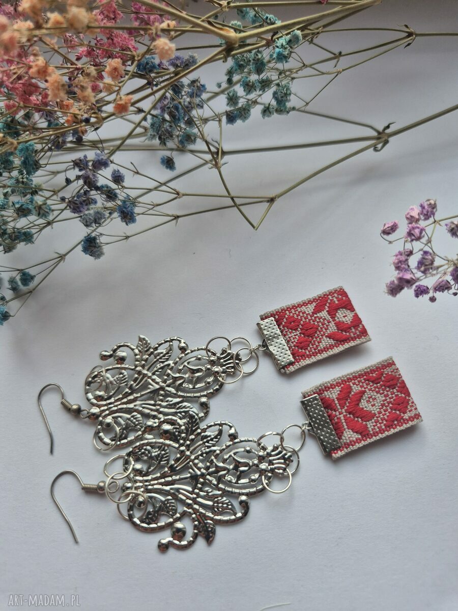 Kolczyki ludowe folkowe ażury z czerwonym motywem - unikat handmade