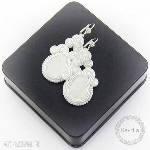 Kolczyki soutache female white skromne ślubne wykonane techniką