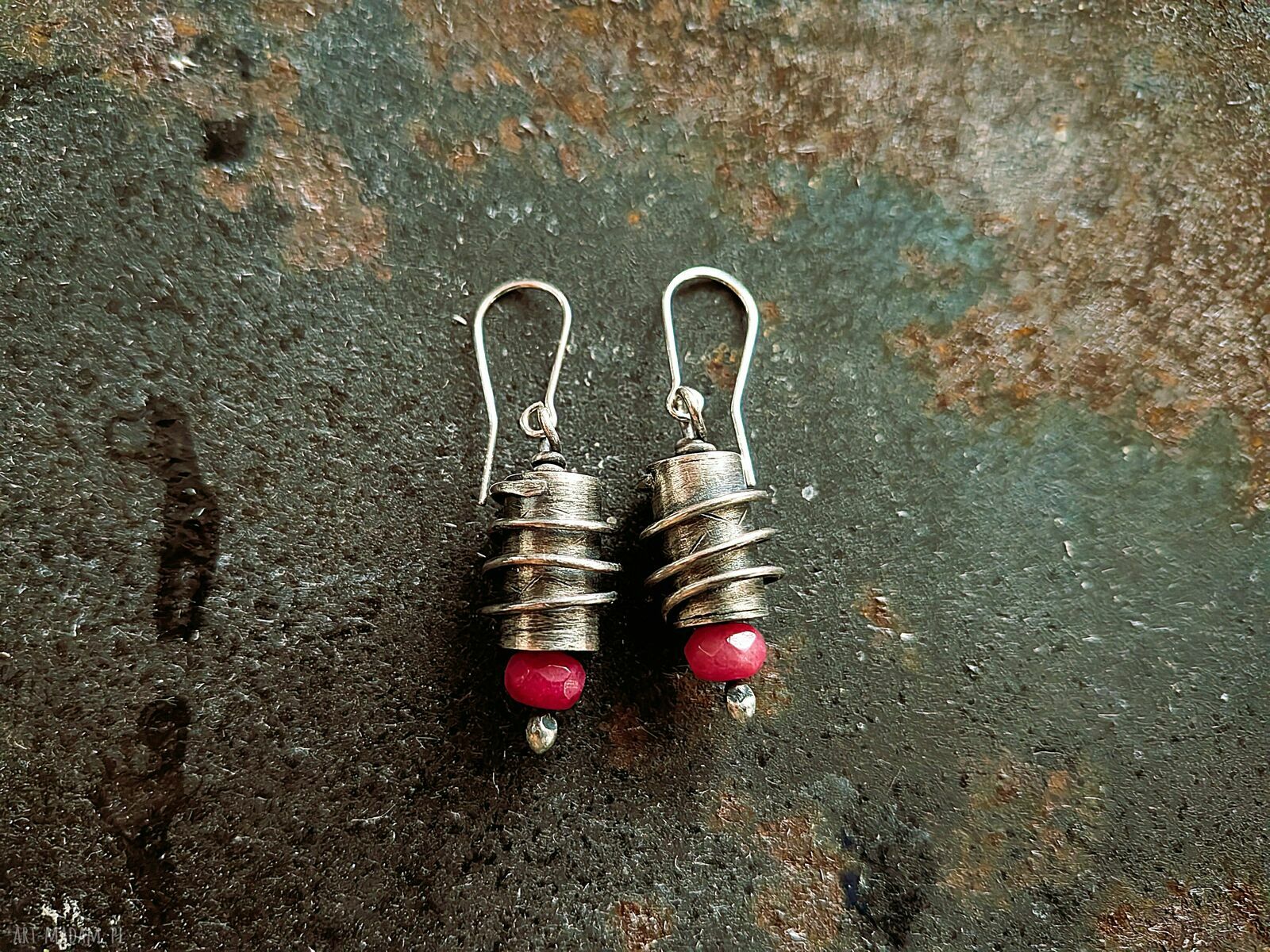 Kolczyki srebrne z jadeitem ma art - wiszące z bordowym jadeitem