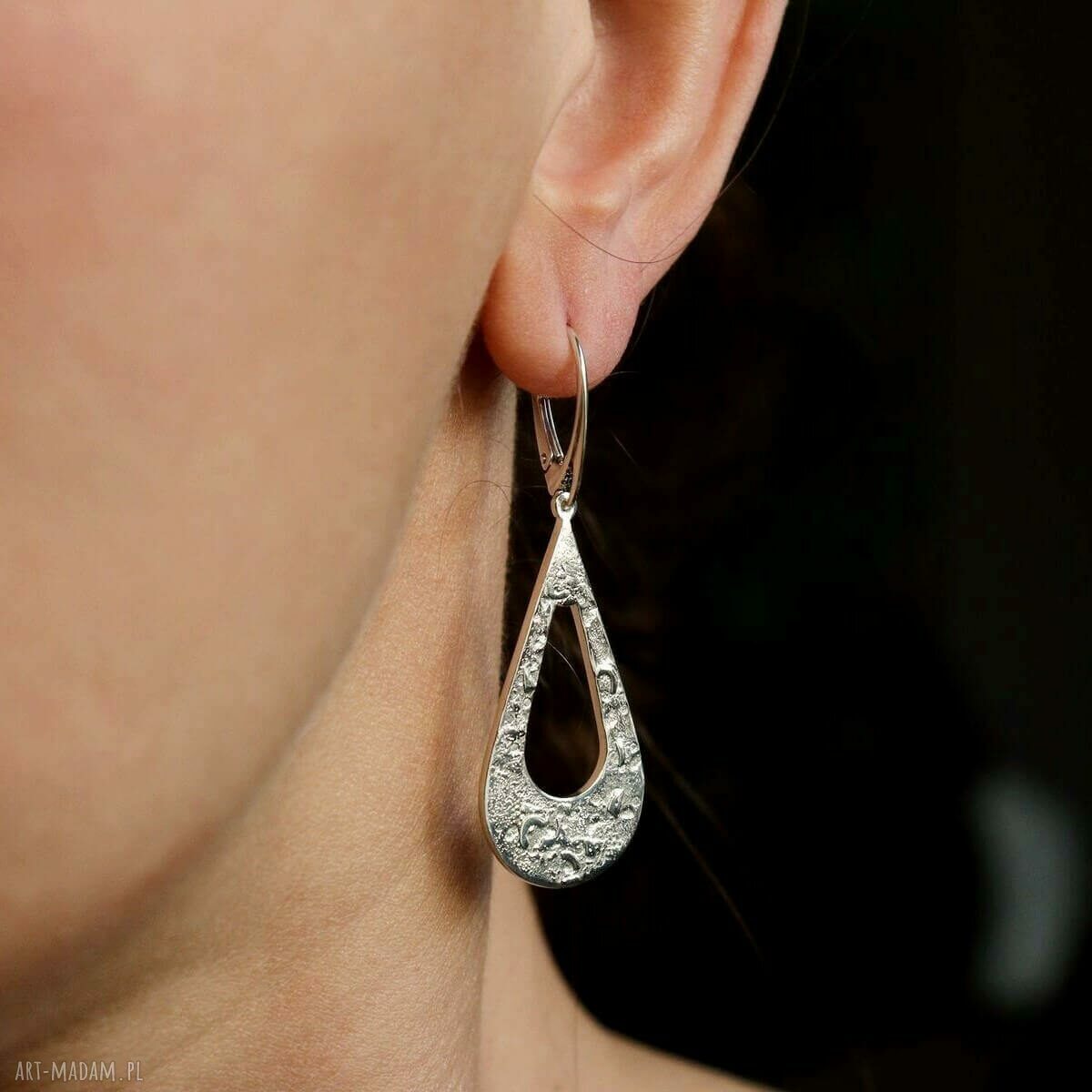 kolczyki: Kolczyki wiszące w kształcie kropli z kolekcji Raw autorskie