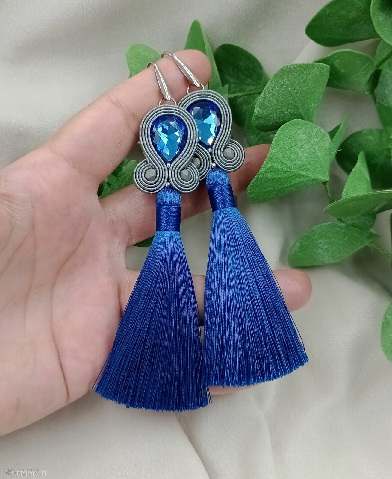 Chabrowe kolczyki z chwostami soutache na biglach ze stali chirurgicznej