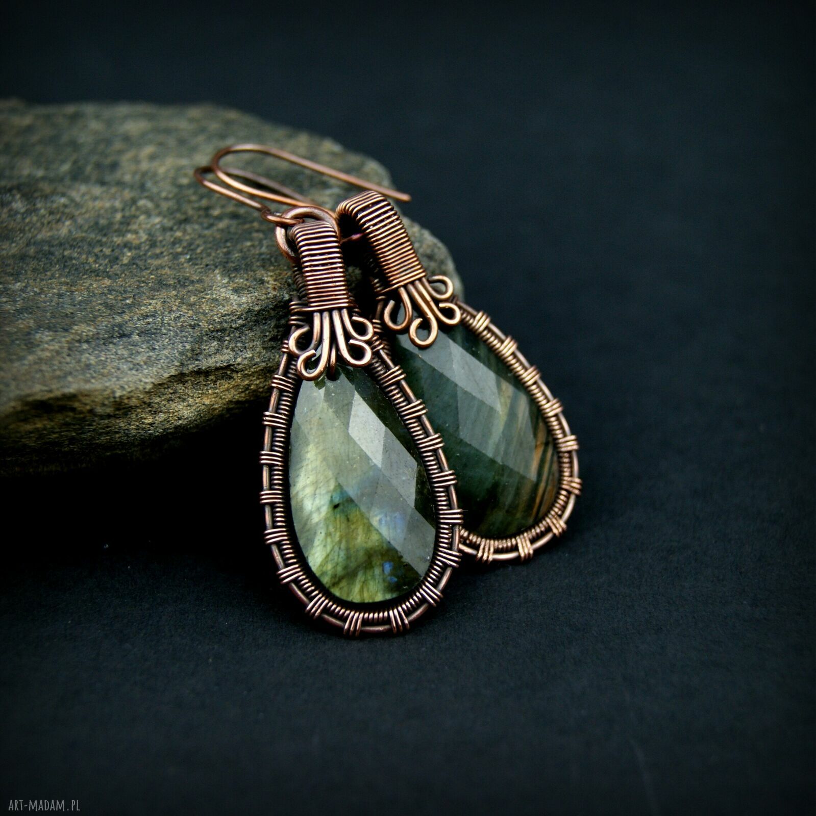 Wiszące kolczyki z labradorytem - miedziane wire wrapping