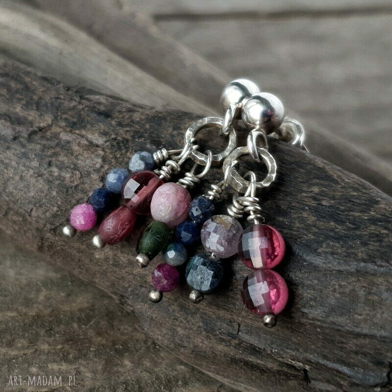 Grapes srebrne kolczyki rubinami granatami szafirami wiszące