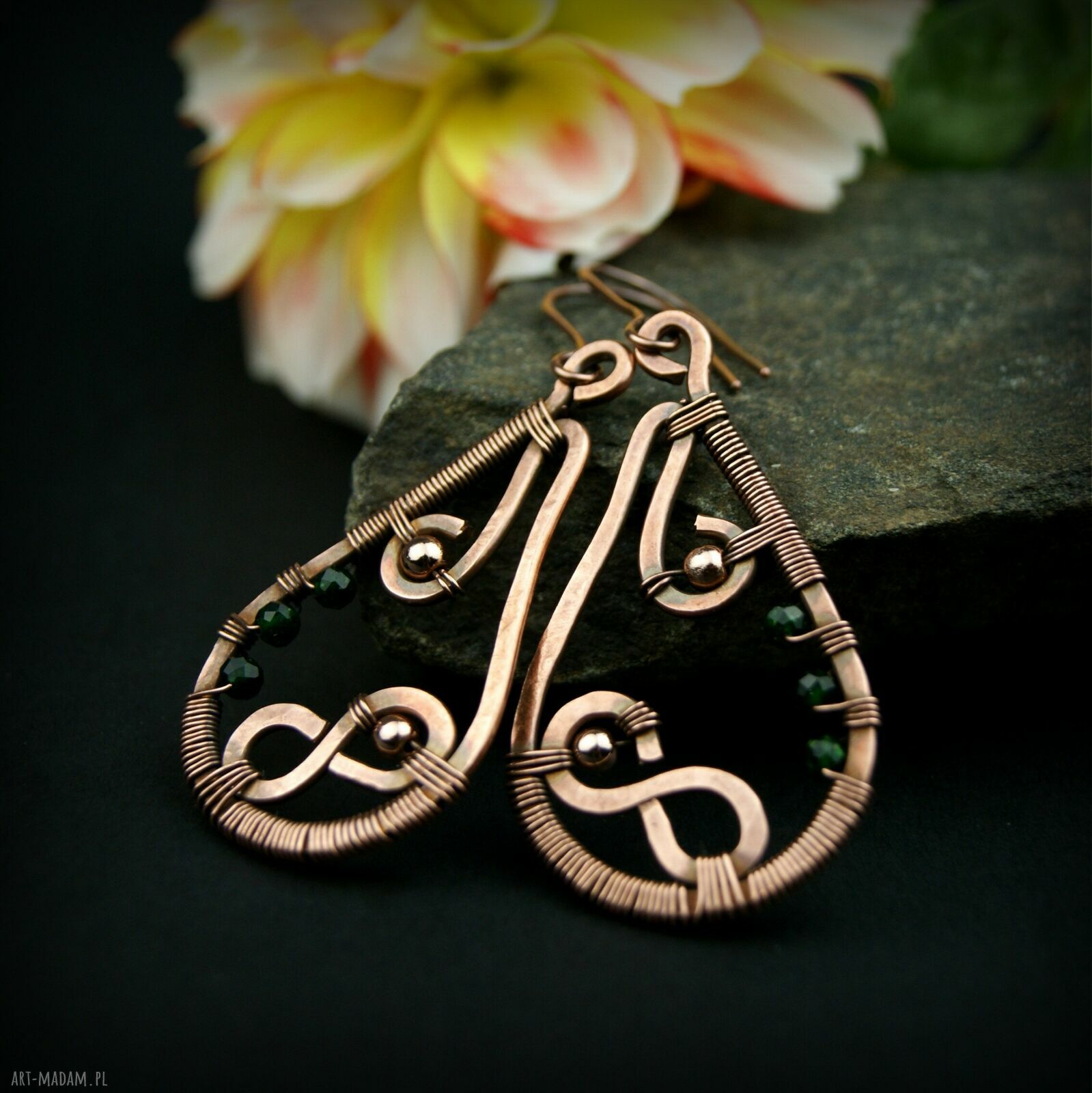 Kolczyki ze szmaragdem Nilu - miedziane wire wrapping z hematytem