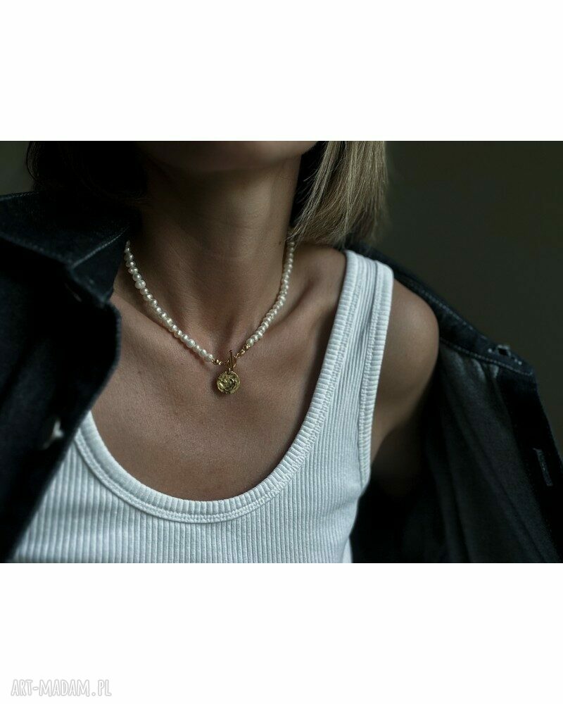 naszyjniki: Złoty naszyjnik z pereł naturalnych z nieregularnym kółeczkiem ręcznie