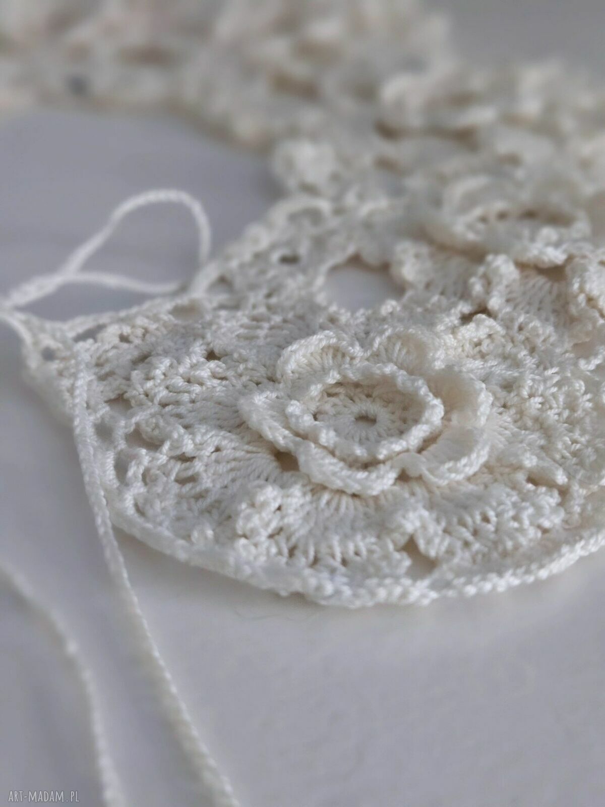 Kołnierzyk retro szydełkiem The Wool Art dodaj vintage do swojej stylizacji