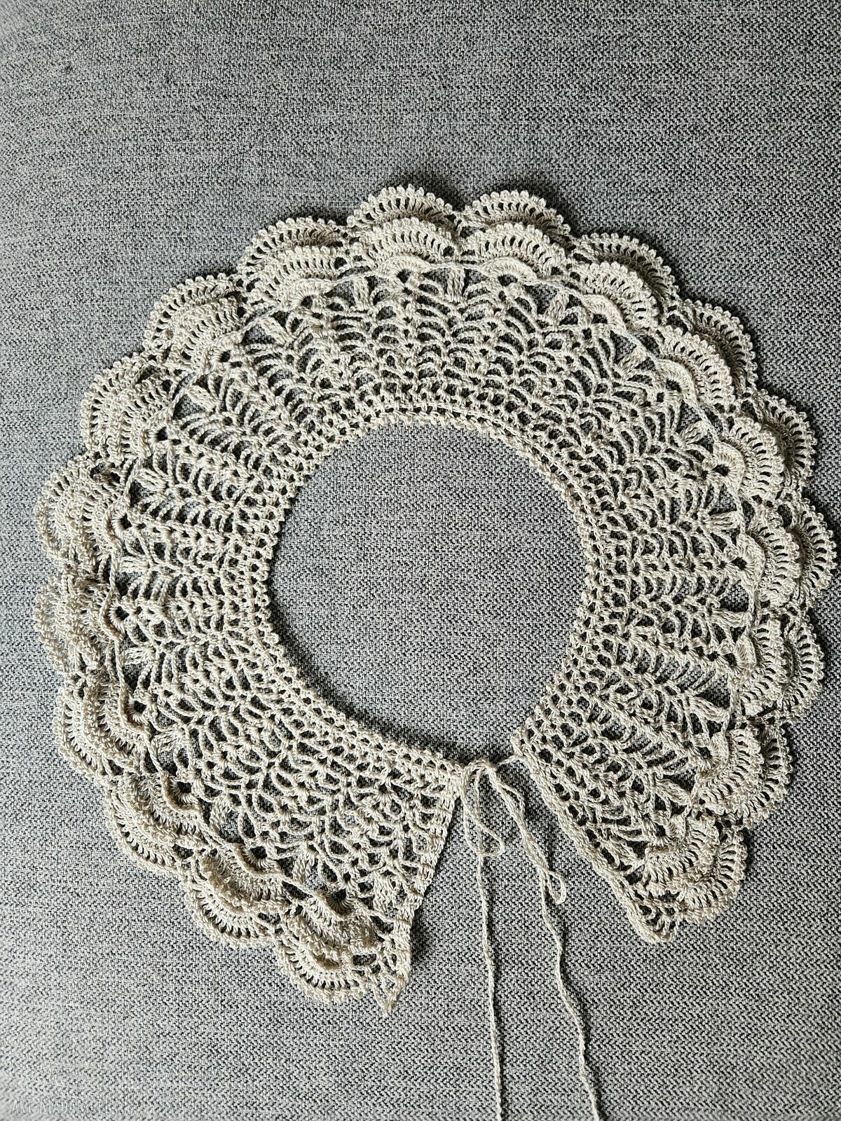 Kołnierzyk retro beżowy szydełkowy - koronka handmade