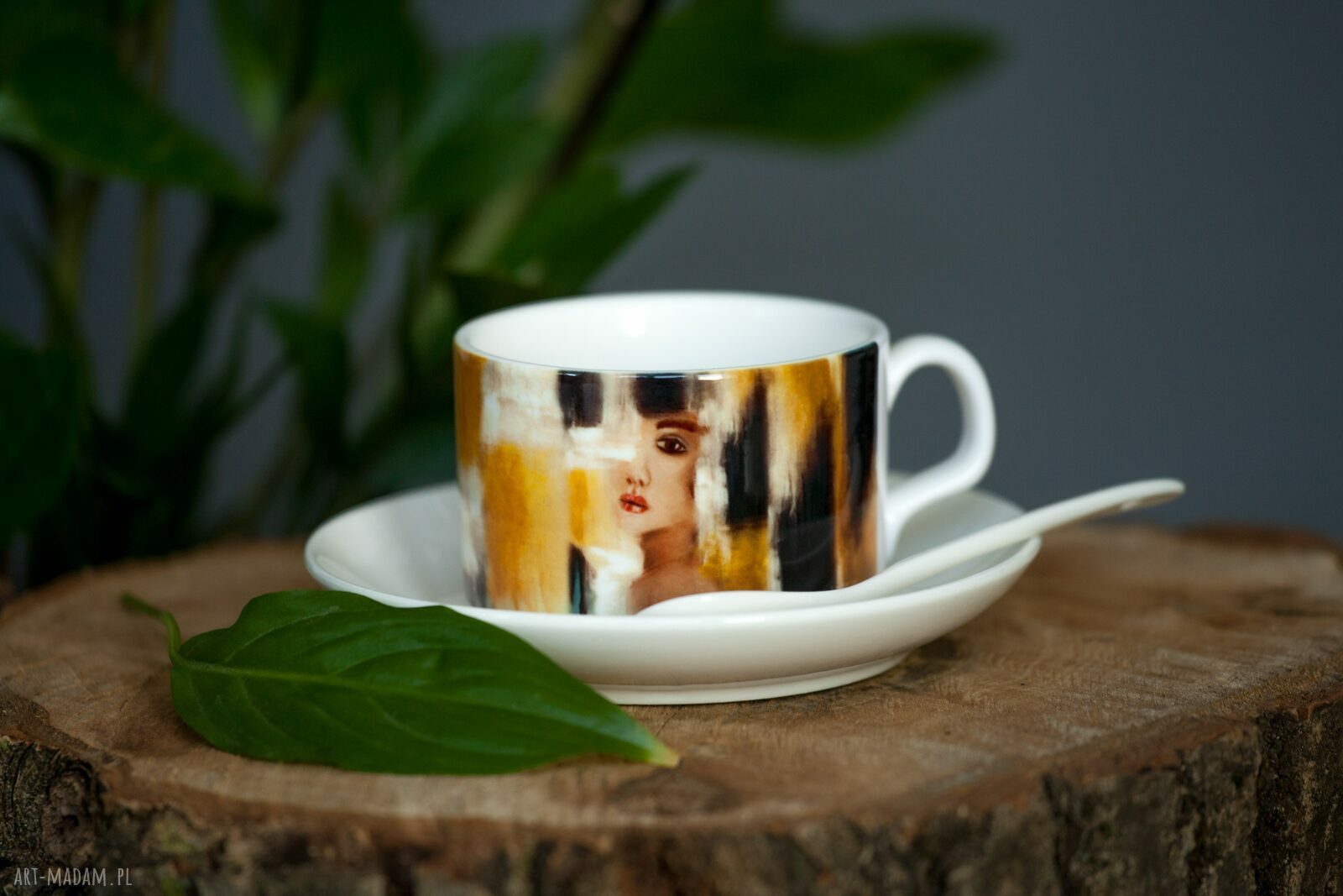 Filiżanka „Kolor Kobiety - Żółty” - ręcznie malowany komplet z porcelany