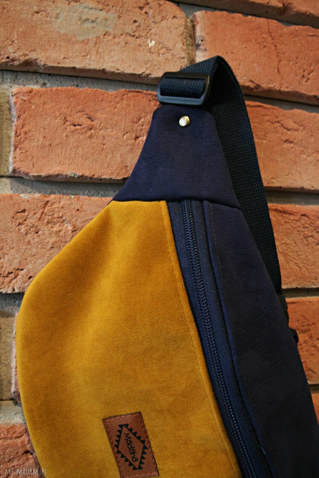 Kolorowa nerka patchworkowa - saszetka handmade z tkaniny tapicerskiej