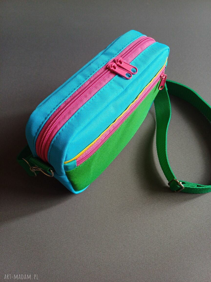 Kolorowa mini torebka na ramię - sportowa saszetka handmade na co dzień