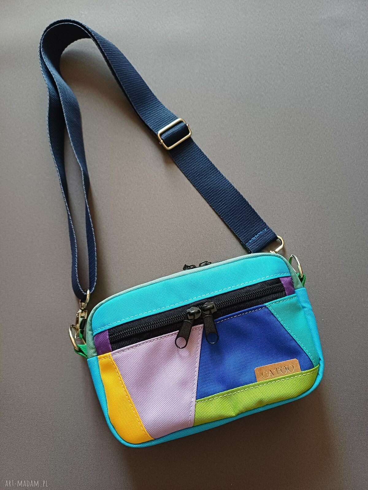 Kolorowa mini torebka Play with colors II - saszetka na ramię dla każdej stylizacji