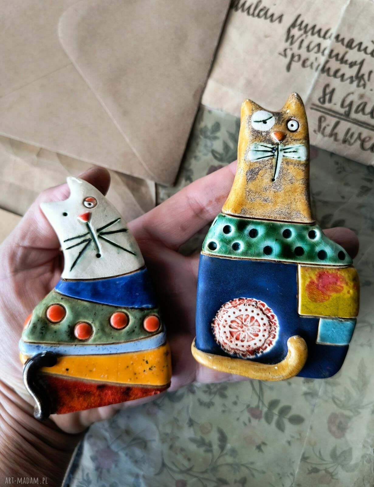 Kolorowe bajkowe koty - ceramiczne figurki do postawienia