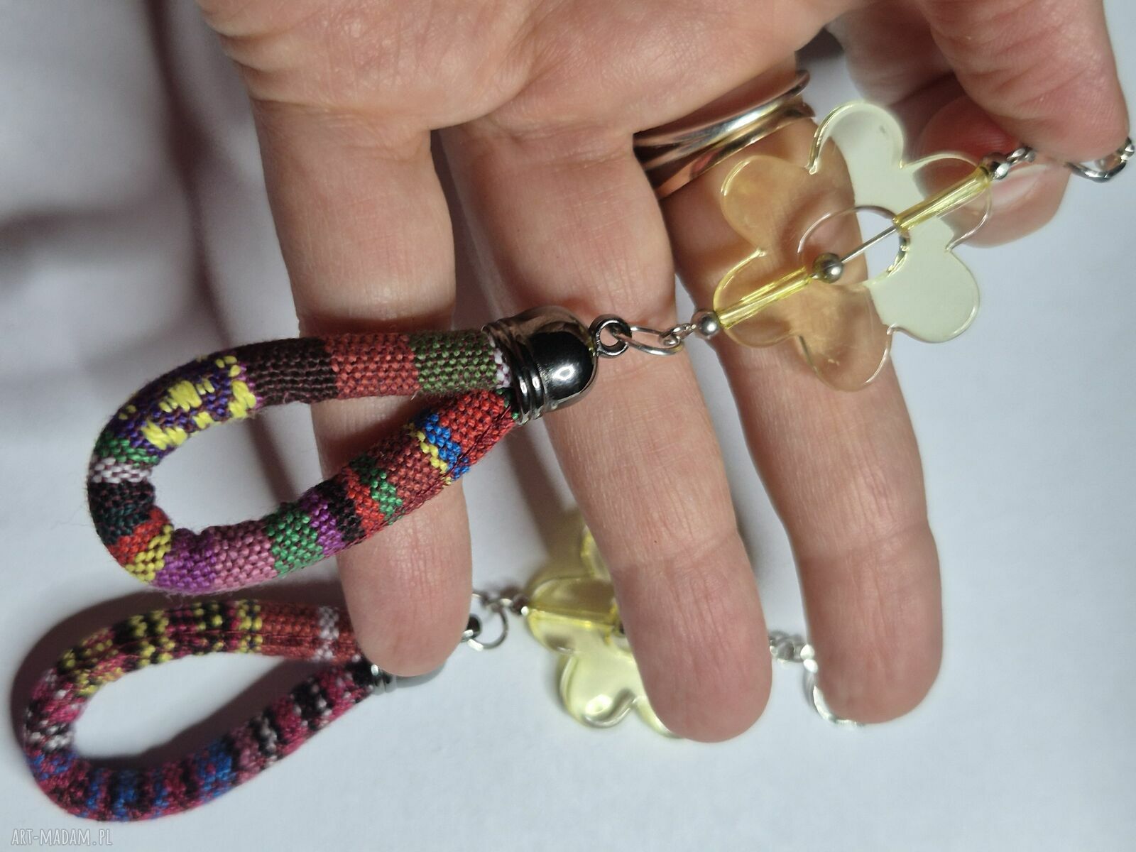 Kolorowe klipsy boho z kwiatami - lekkie i bez przekłuwania uszu