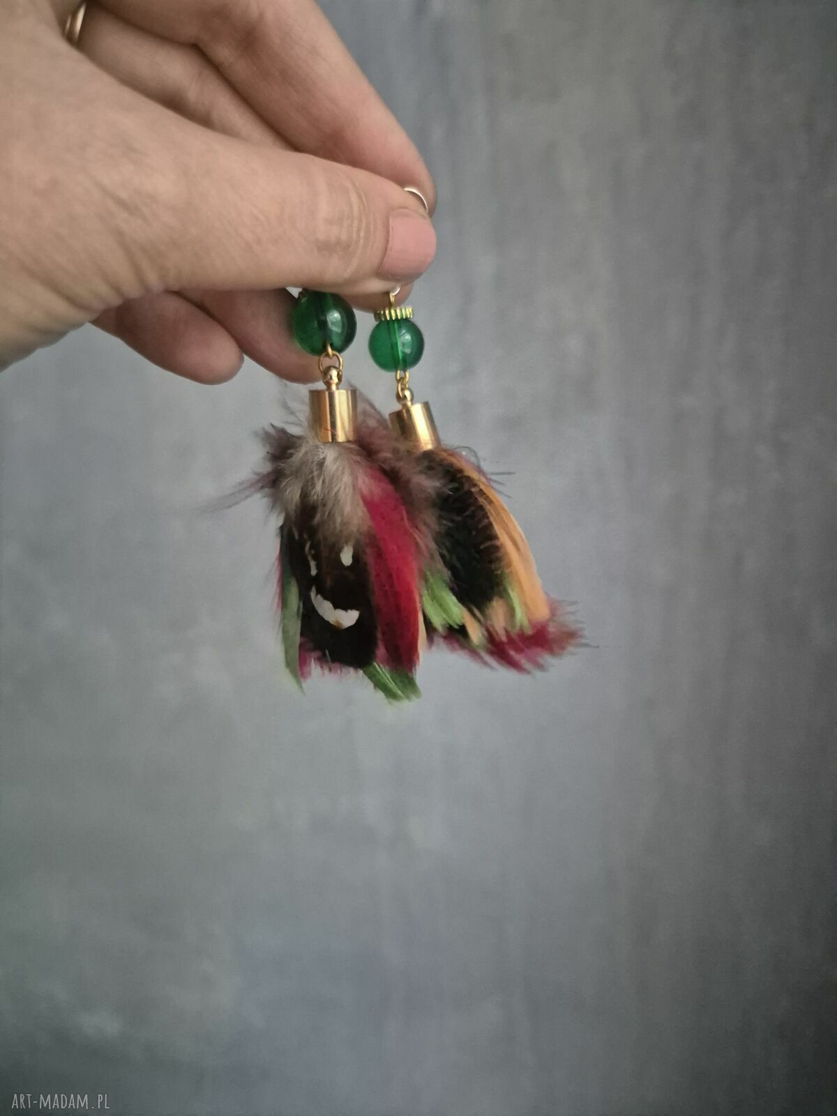Kolorowe kolczyki z piórami - lekkie boho handmade