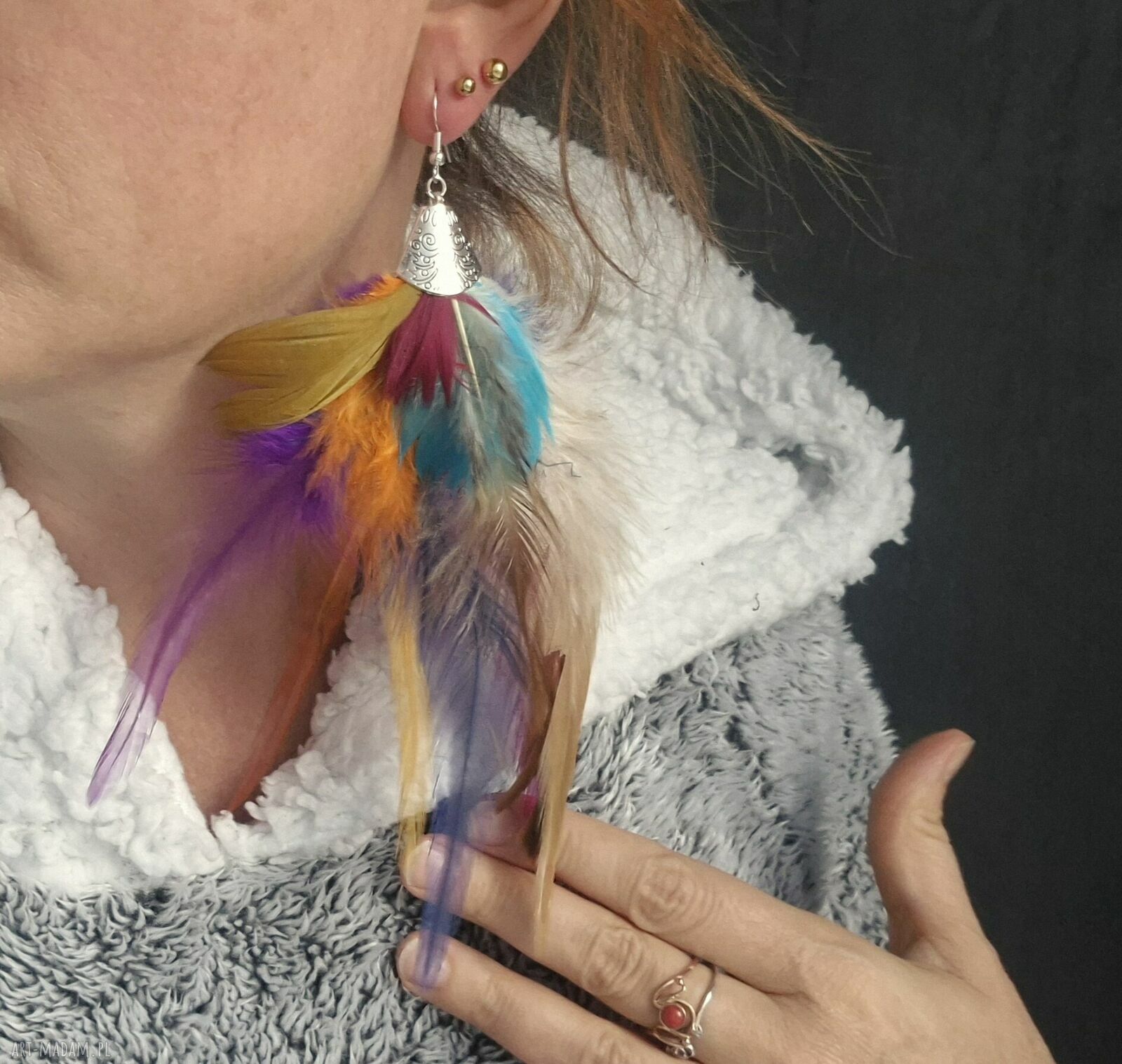 Kolorowe kolczyki z piór - oryginalna biżuteria boho