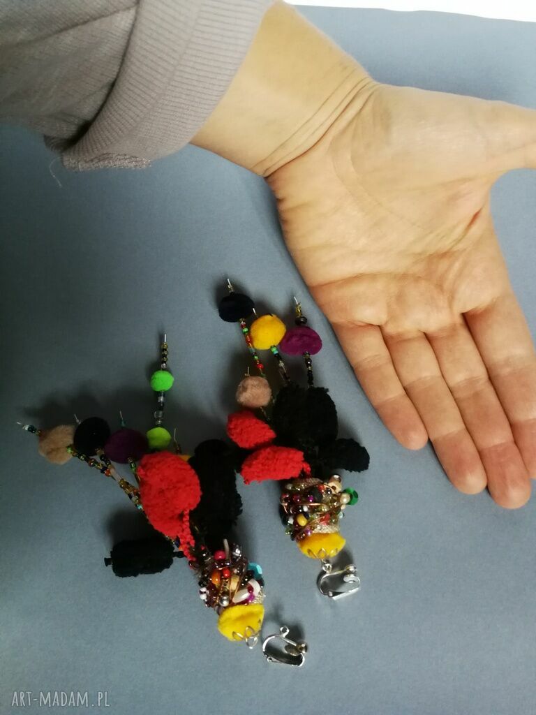 Kolorowe klipsy etno boho folk z pomponami