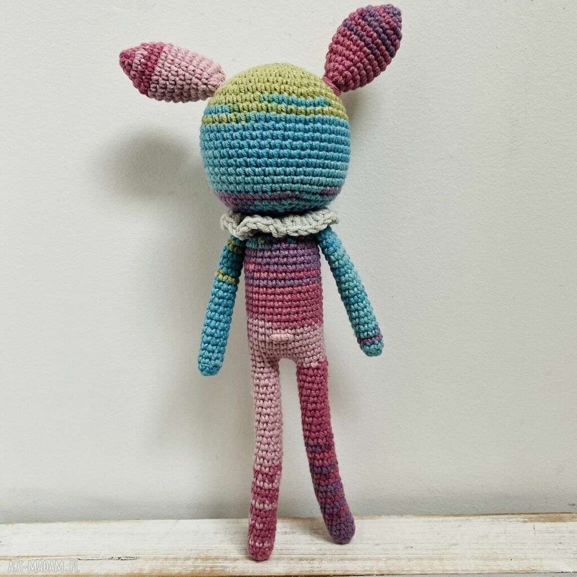 Kolorowy królik - maskotka szydełkowa handmade dla dziecka