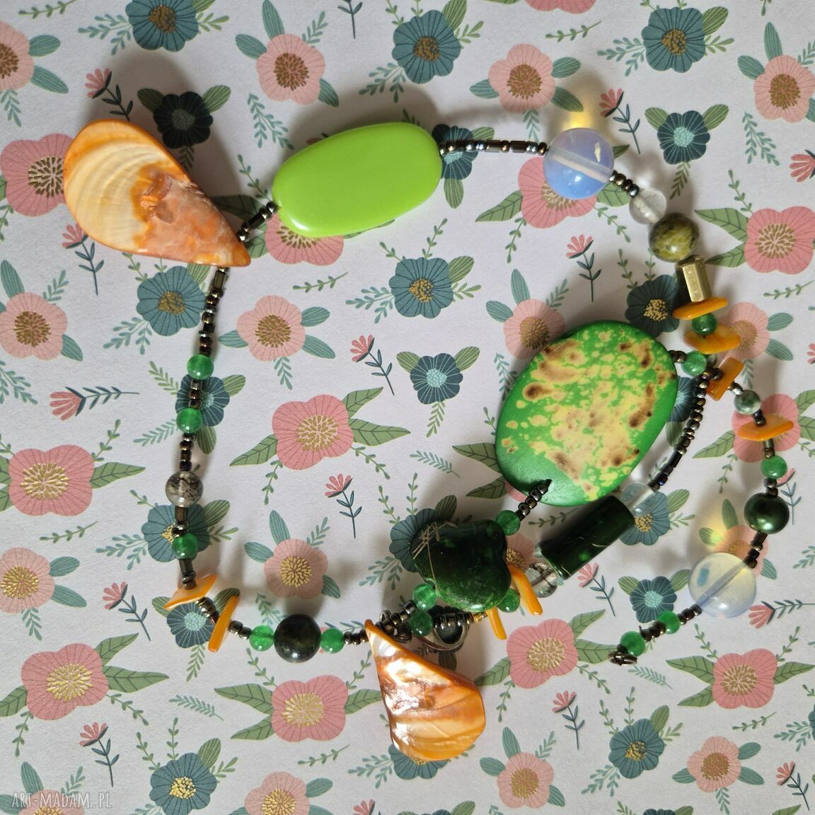 Kolorowy duży naszyjnik 48 cm z kamieni i koralików - boho folk