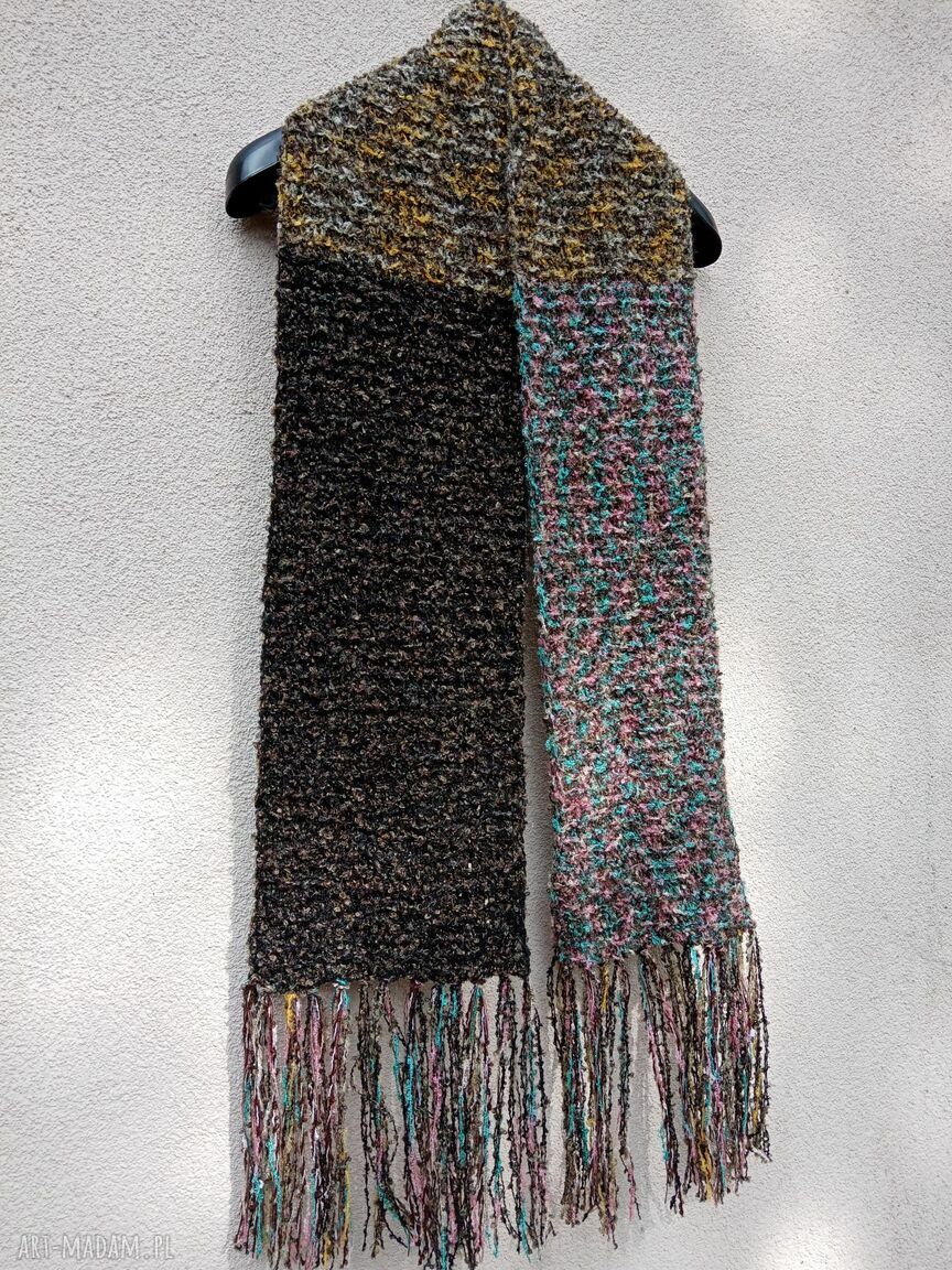 Kolorowy szalik unisex zimowy z frędzlami i bouclé