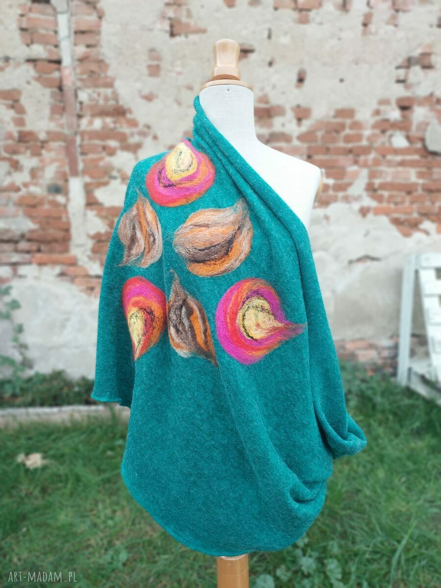 Komin boho Frida - kolorowa tuba etno folk z wełny merynosów dla kobiet