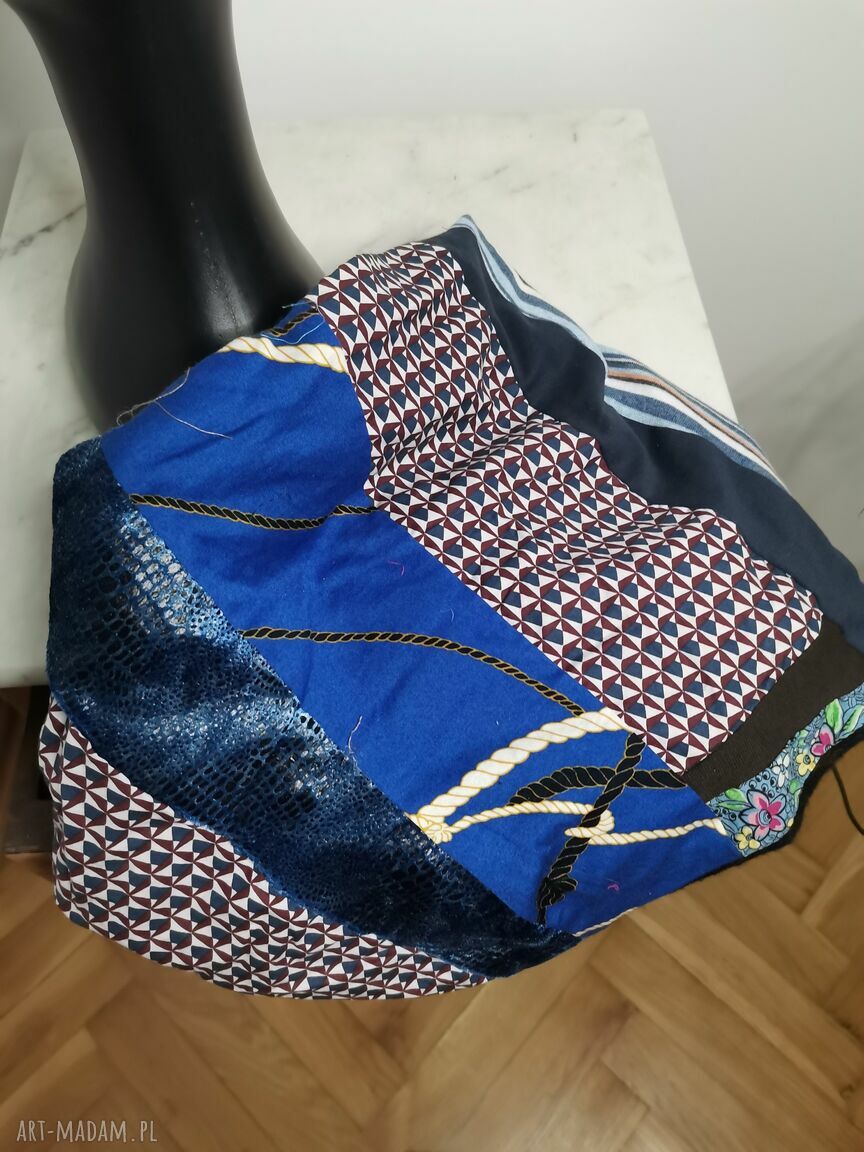 Komin oversize czarny etno boho na podszewce z kolorowymi frędzlami - ręcznie robiony