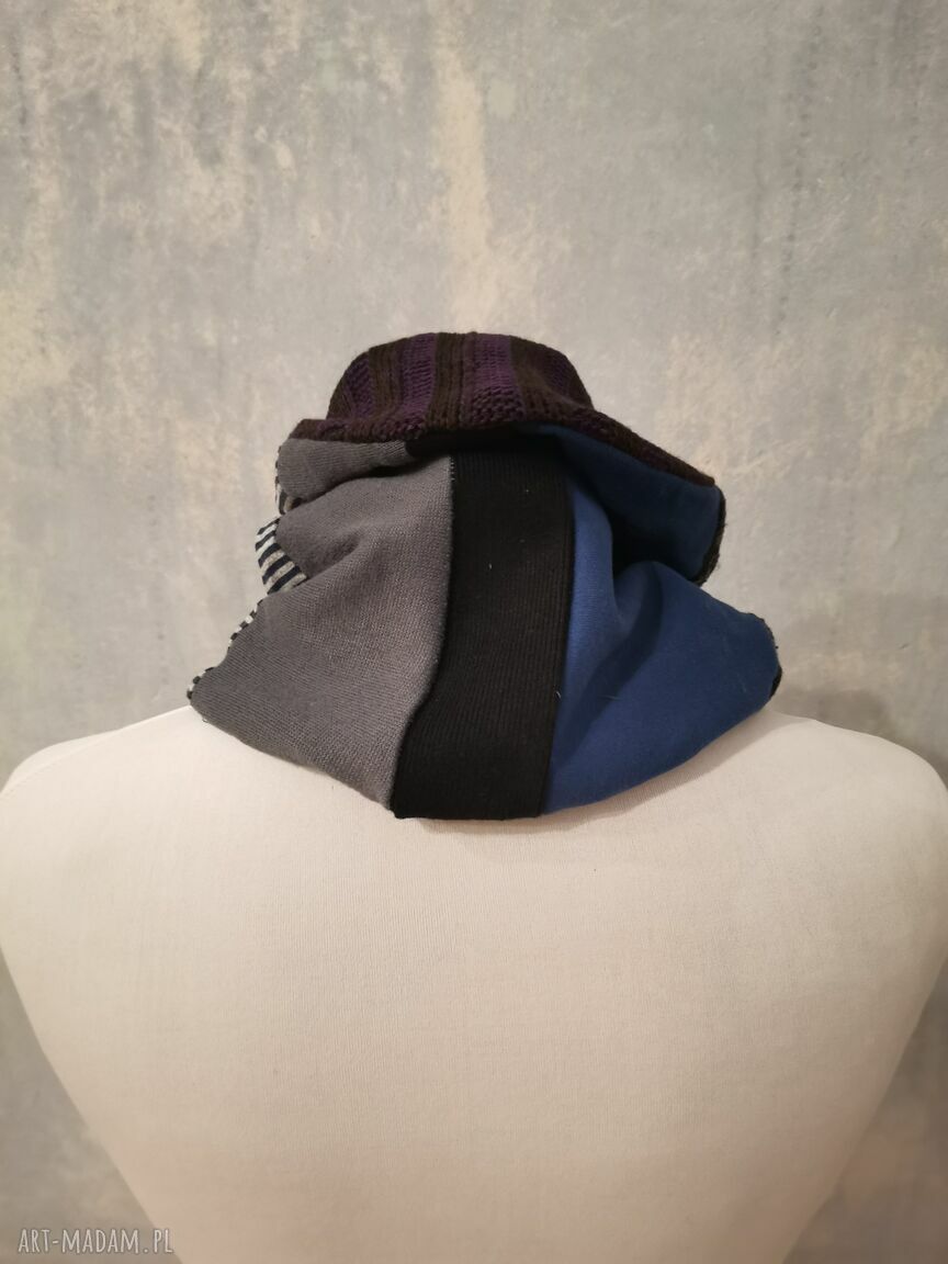 Komin oversize czarny etno boho z kolorową podszewką - ręcznie robiony