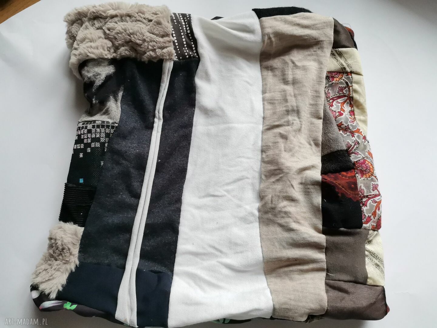 Komin patchworkowy miły i kolorowy - uszyty według zasady zero waste