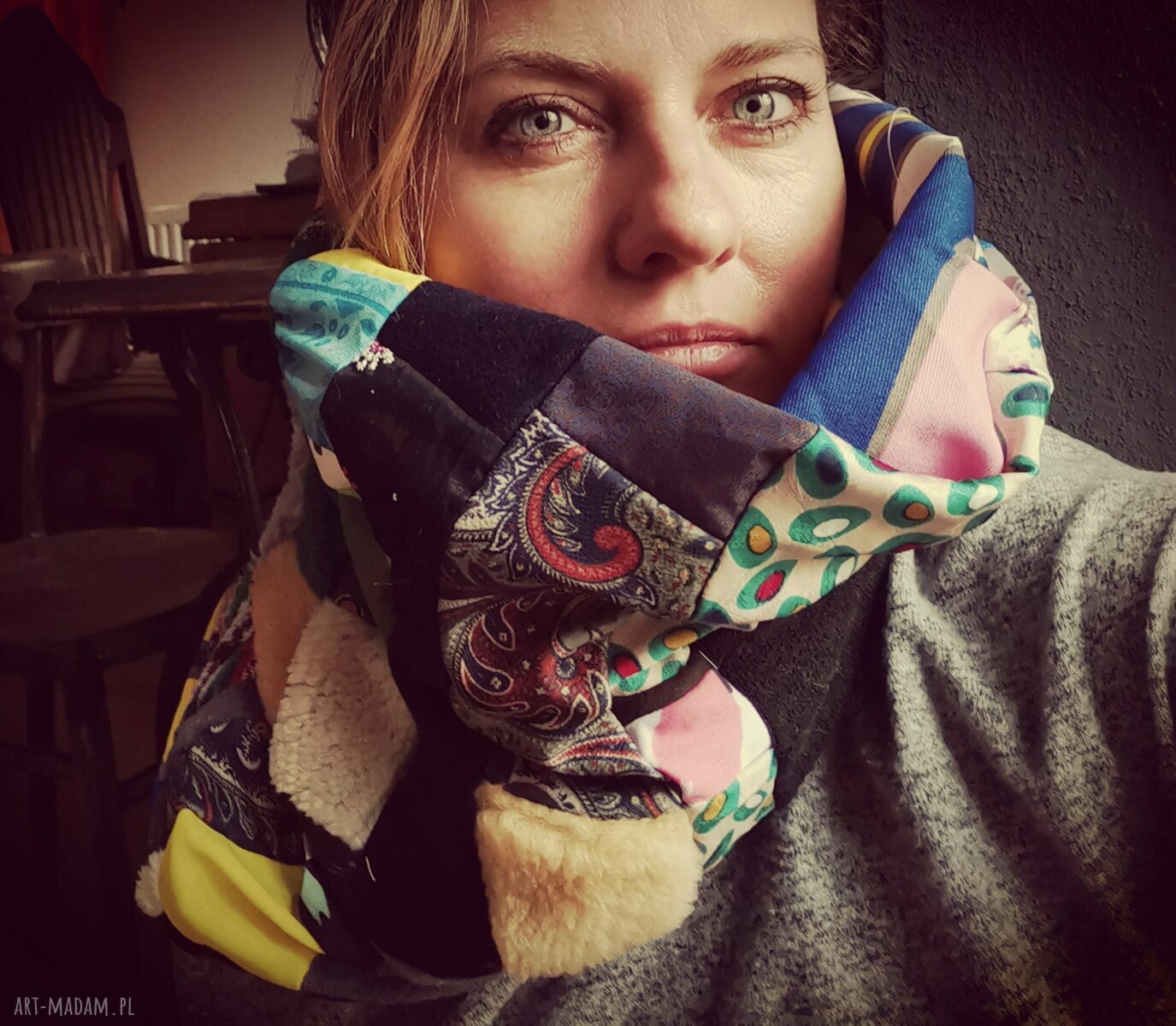 Kolorowy komin patchworkowy zero waste dla kobiet - uszyty ręcznie przez Rudę Klarę