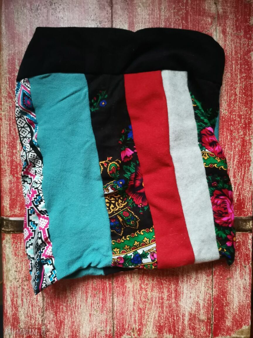 Komin patchworkowy boho Box 33 - miękki, kolorowy i uszyty z kawałków