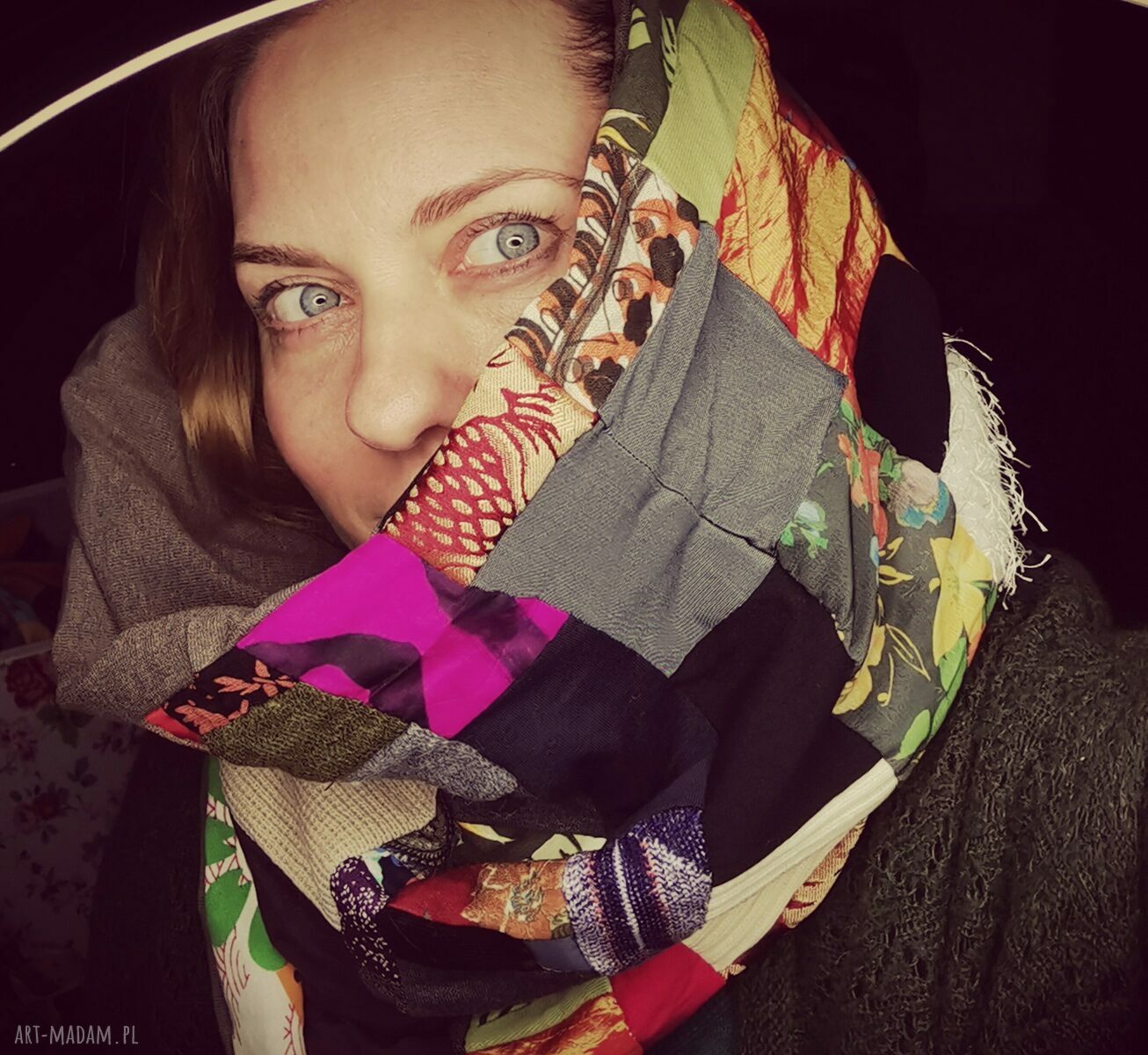 Kolorowy komin patchworkowy z frędzlami - boho, rozmiar uniwersalny, wciągany przez głowę