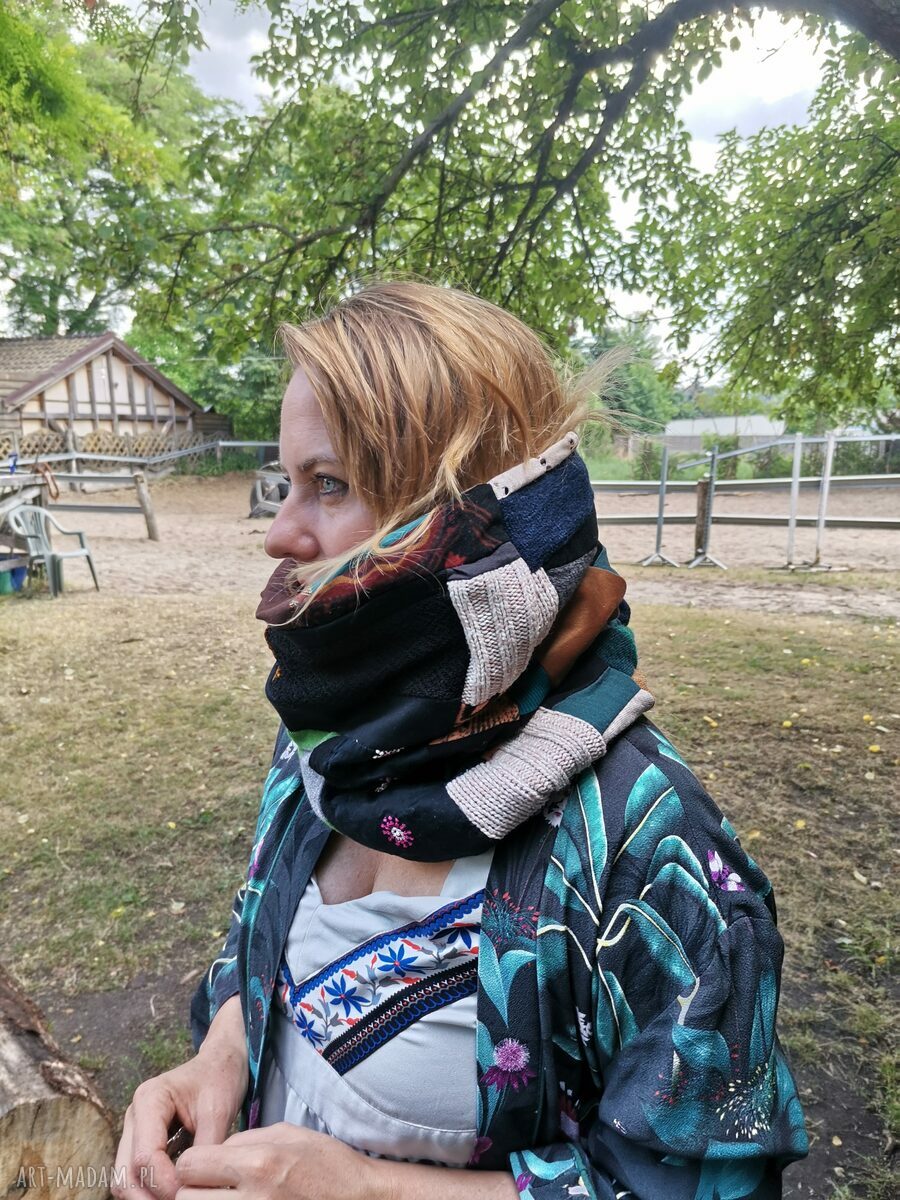 Komin patchworkowy kolorowy z frędzlami - rozmiar uniwersalny