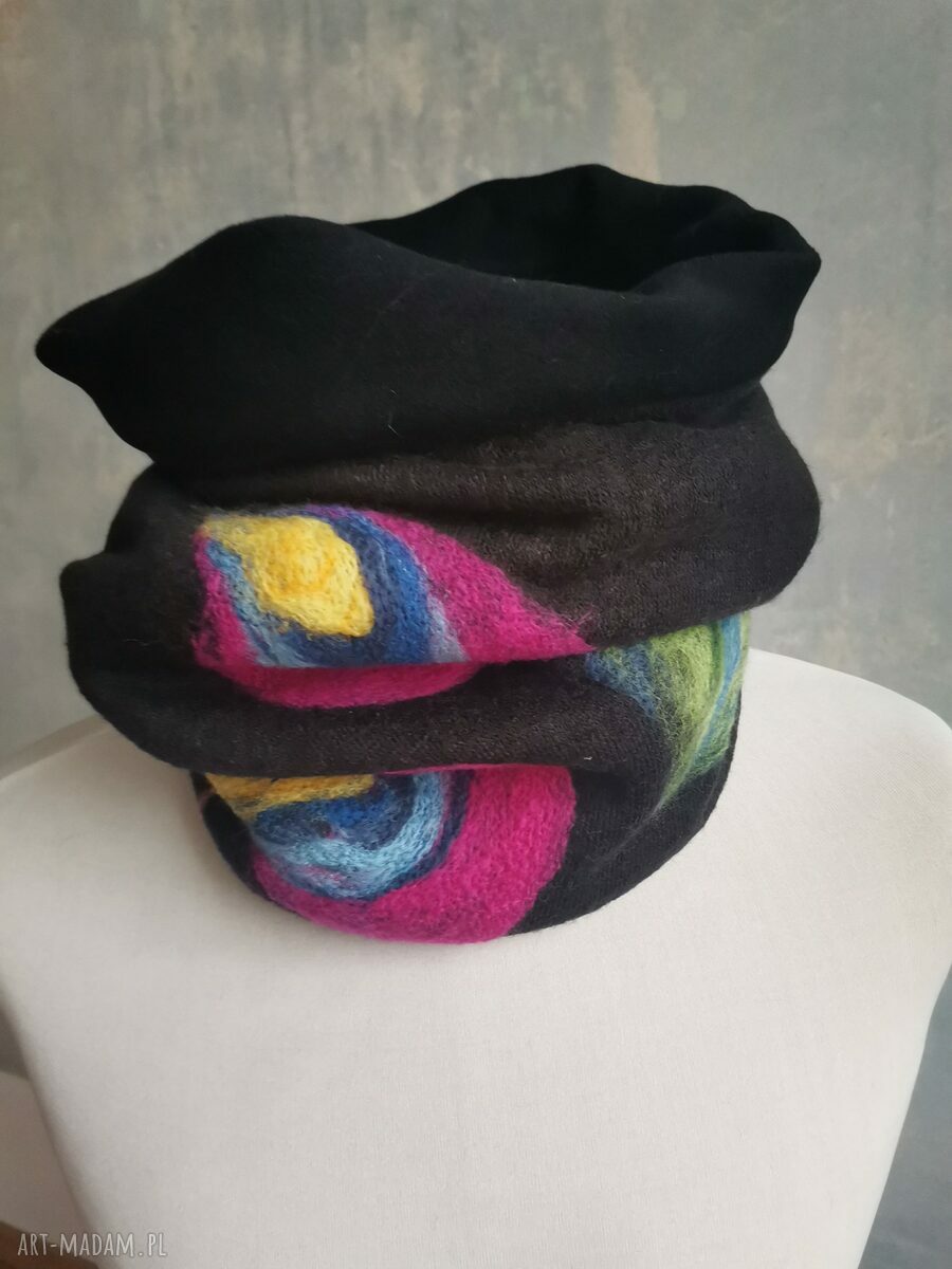 Czarny komin tuba wełniany filcowany 33x48 cm etno-boho na podszewce