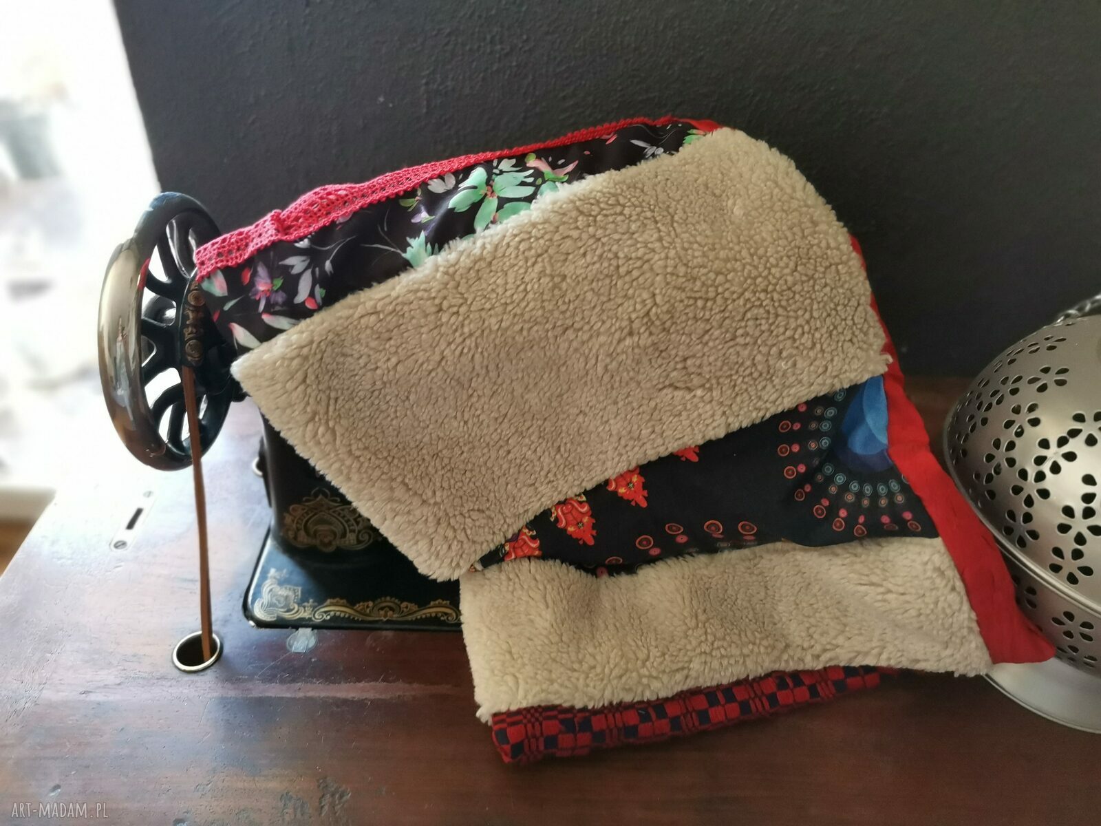 Kolorowy komin tuba folk boho z podszewką i sztucznym misiem - wciągany przez głowę