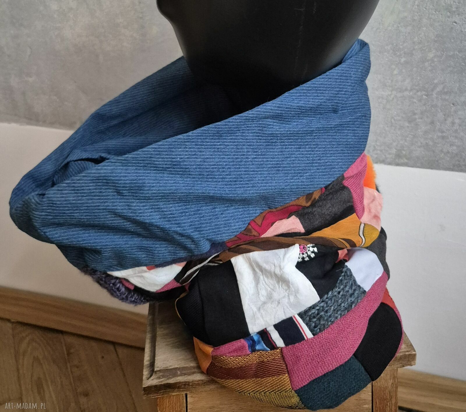 Kolorowy komin damski handmade z różnych tkanin i dzianin