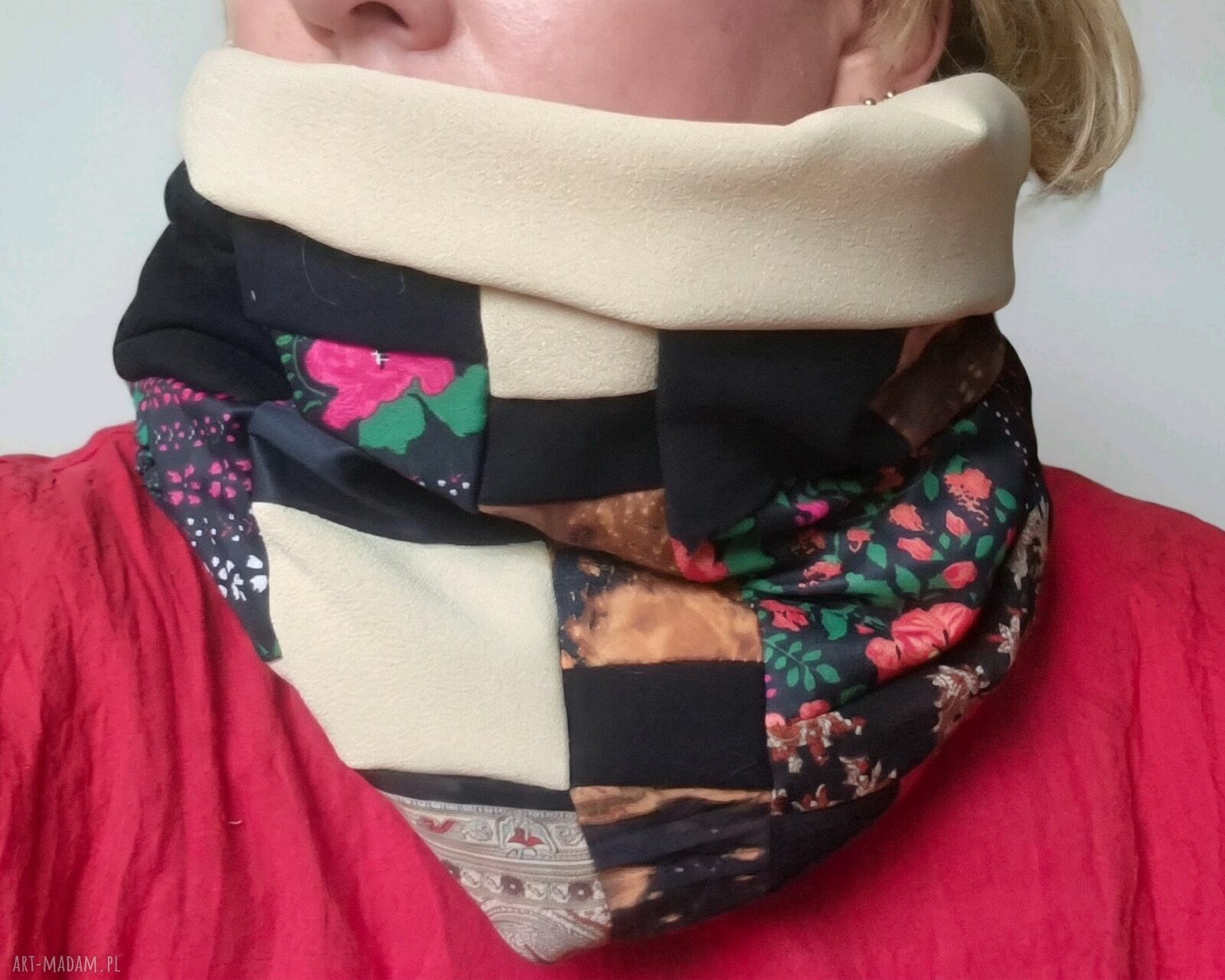 Kolorowy komin damski handmade z różnych tkanin