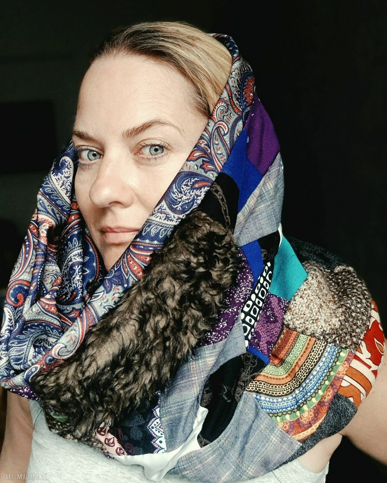 Kolorowy komin damski handmade z różnych tkanin - Box